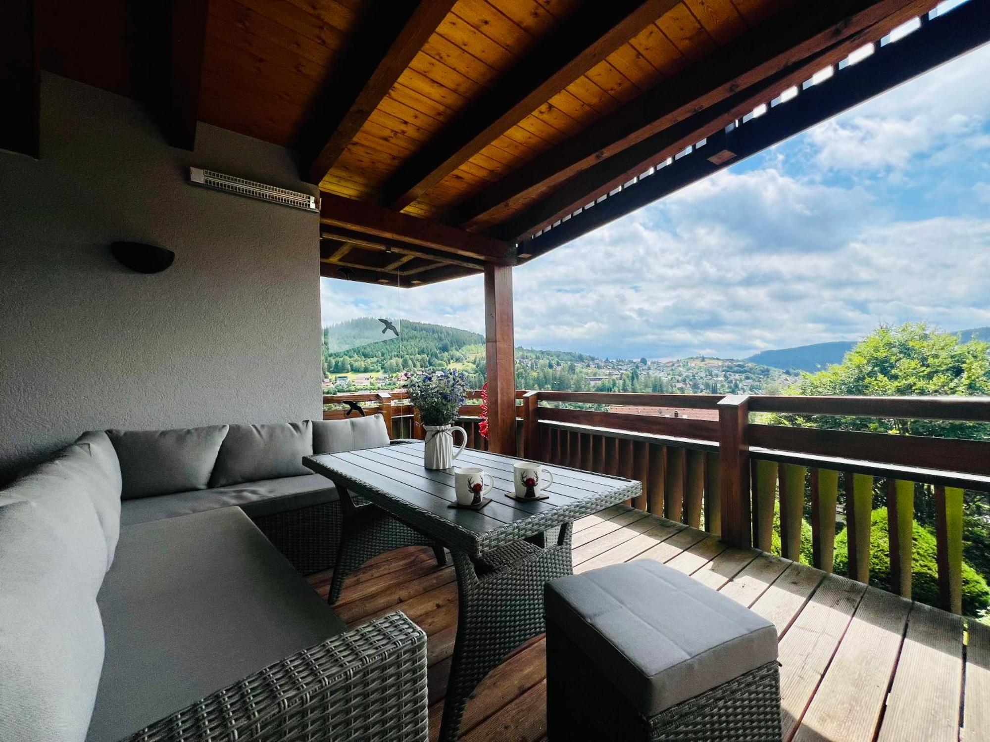 Apartamento Panoramablick Mit Privatparkplatz, 2 Balkone Und 1,5 Baeder Titisee-Neustadt Exterior foto