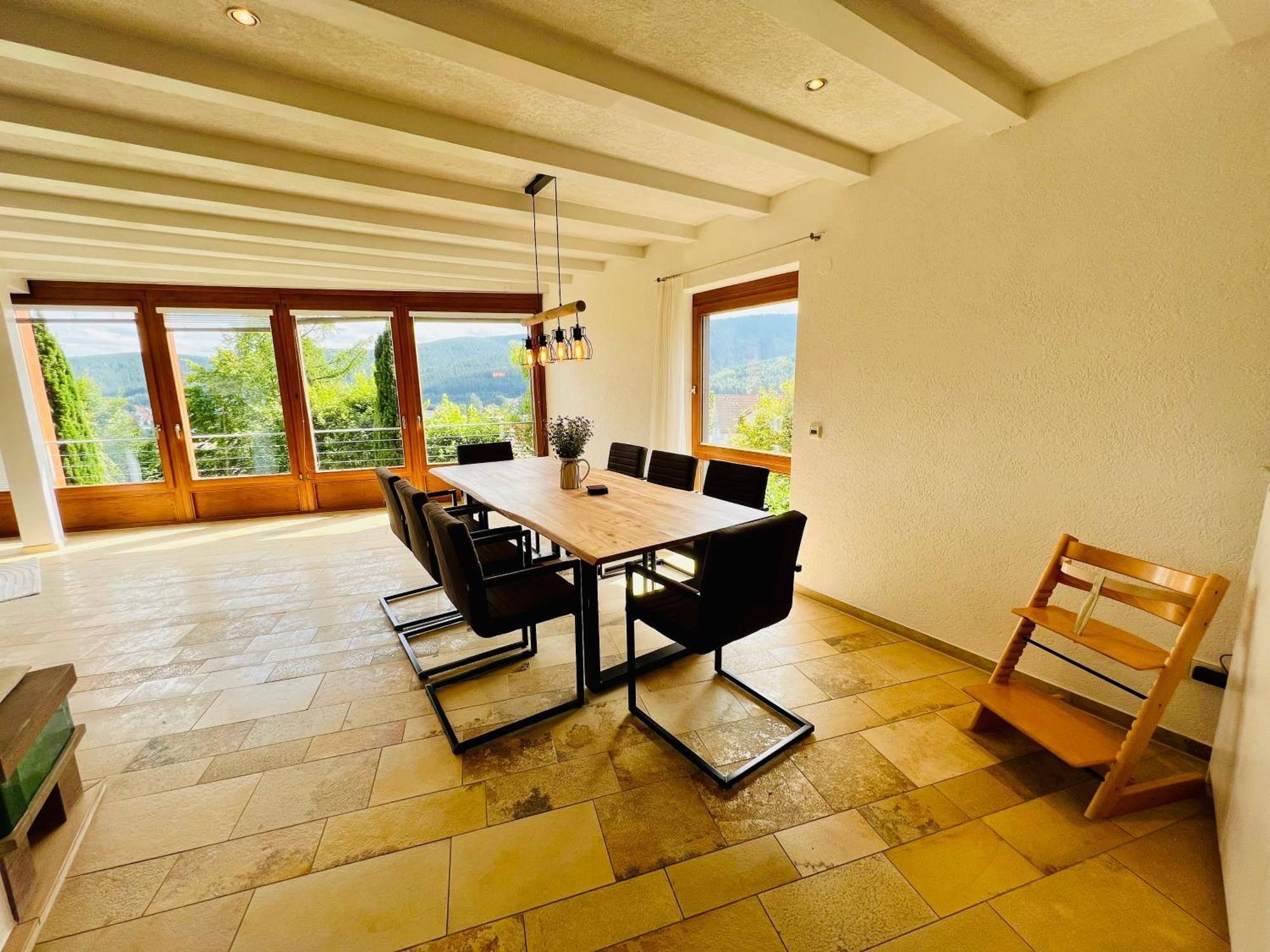 Apartamento Panoramablick Mit Privatparkplatz, 2 Balkone Und 1,5 Baeder Titisee-Neustadt Exterior foto