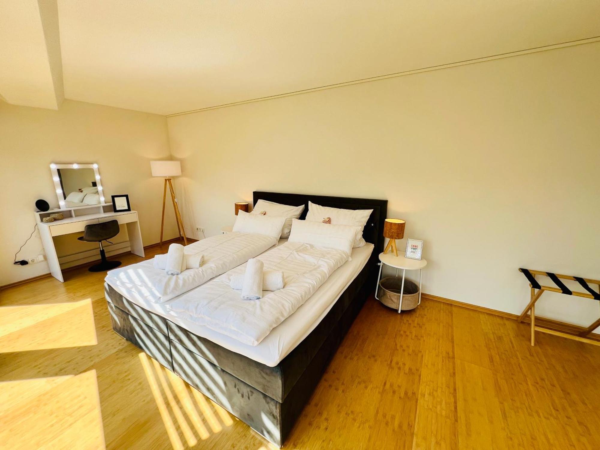 Apartamento Panoramablick Mit Privatparkplatz, 2 Balkone Und 1,5 Baeder Titisee-Neustadt Exterior foto
