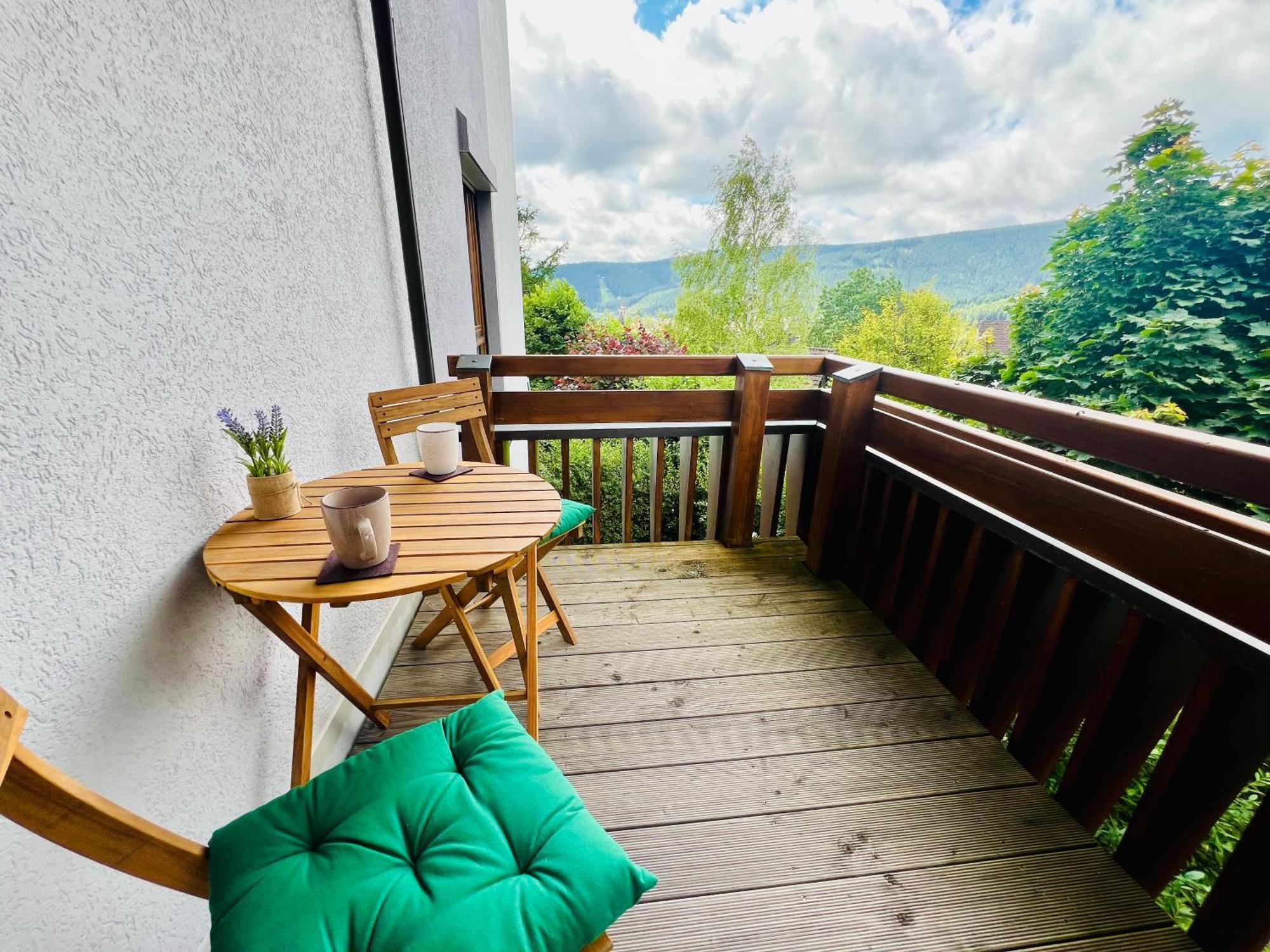 Apartamento Panoramablick Mit Privatparkplatz, 2 Balkone Und 1,5 Baeder Titisee-Neustadt Exterior foto
