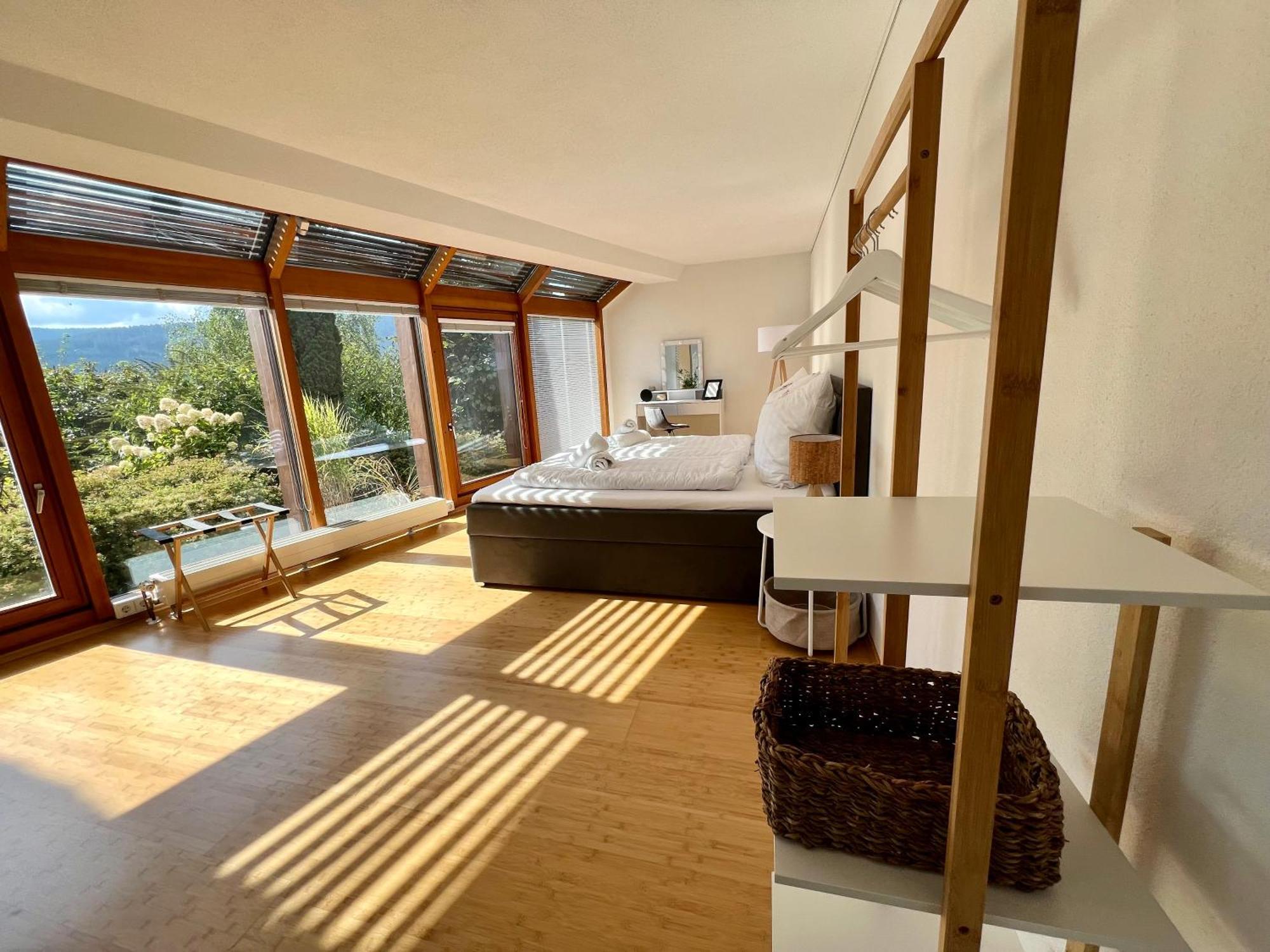 Apartamento Panoramablick Mit Privatparkplatz, 2 Balkone Und 1,5 Baeder Titisee-Neustadt Exterior foto